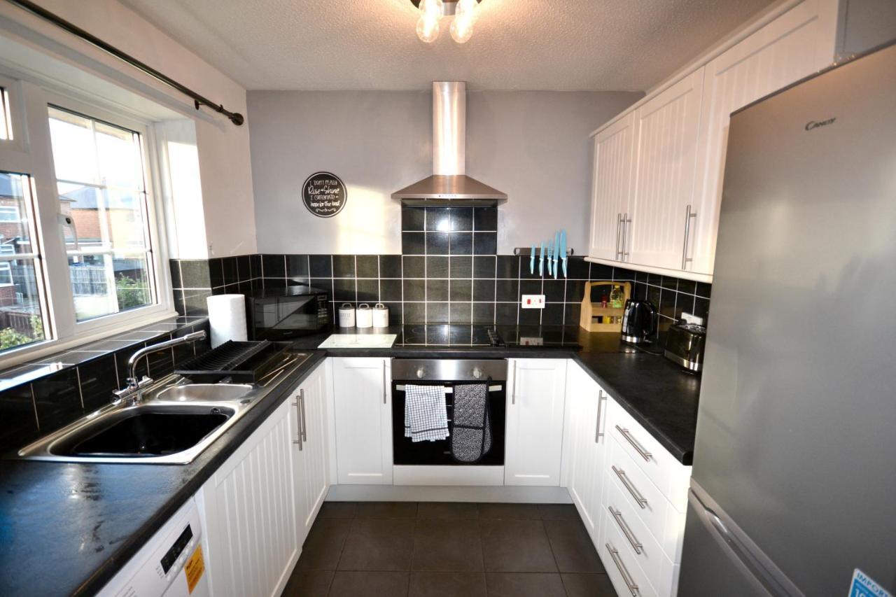 Ferienwohnung Redmire - 2 Bed 1St Floor Flat Overlooking Green Darlington  Exterior foto
